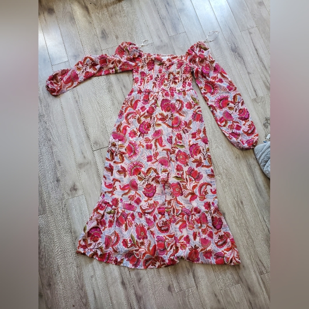 Long floral xs dress with sleeves